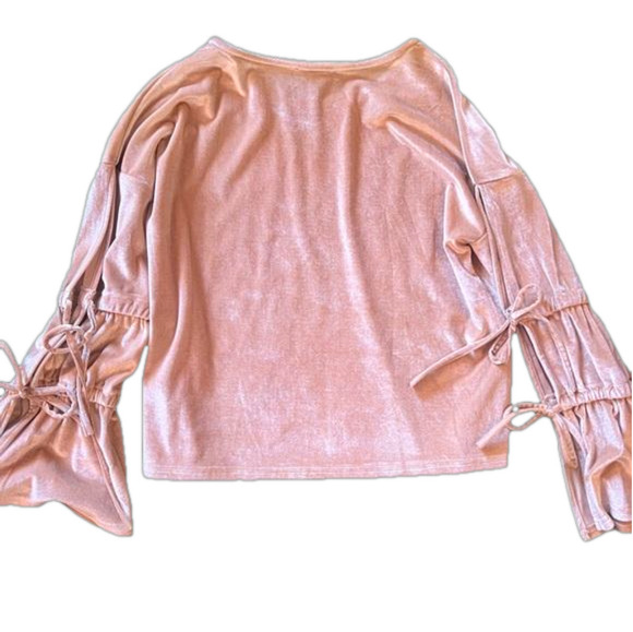 LOVERICHE gold velour top 🤩 - Picture 5 of 5